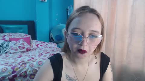 Lia Roberts online show from 02-22-25, 12:08