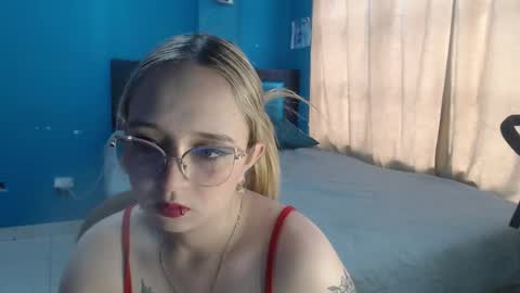 Lia Roberts online show from 10-28-25, 11:58