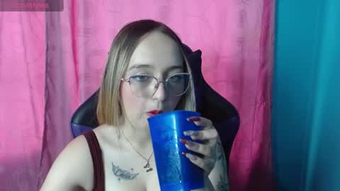 Snapshot of liaroberts1 chatting on 06-05-26, 02:34 Lia Roberts online show from 06-05-26, 02:34
