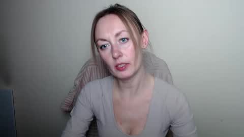 Lia online show from 04-14-26, 10:54