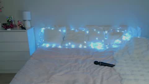 Snapshot of liasexyashell chatting on 05-12-26, 01:52 Lia online show from 05-12-26, 01:52