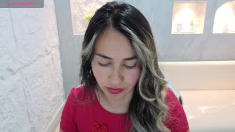 Snapshot of liat_white_tx chatting on 10-01-25, 01:06 Online 800 to 1400 online show from 10-01-25, 01:06