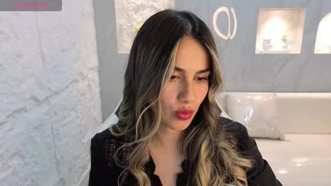 Snapshot of liat_white_tx chatting on 10-10-25, 01:10 Online 800 to 1400 online show from 10-10-25, 01:10