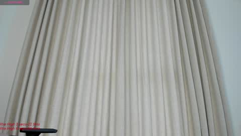 Snapshot of liavee chatting on 12-25-24, 03:08 Lia online show from 12-25-24, 03:08