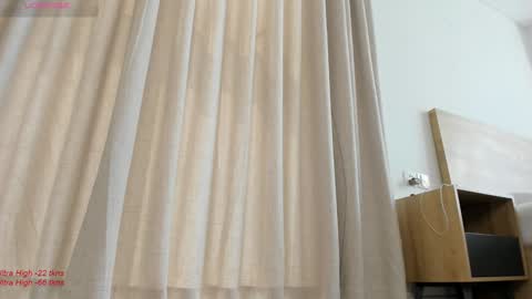 Snapshot of liavee chatting on 02-08-25, 05:29 Lia online show from 02-08-25, 05:29