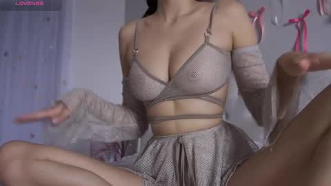 Snapshot of liavee chatting on 02-07-26, 01:53 Lia online show from 02-07-26, 01:53