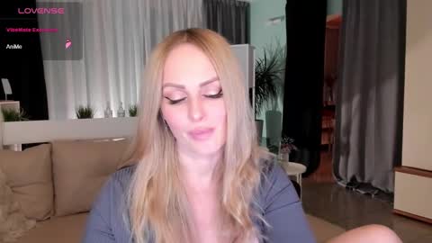 Snapshot of libby_nora chatting on 12-20-24, 03:10 Libby online show from 12-20-24, 03:10