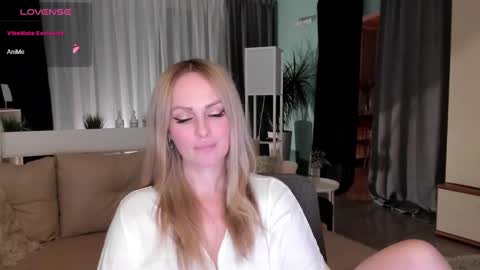 Snapshot of libby_nora chatting on 12-20-24, 06:13 Libby online show from 12-20-24, 06:13