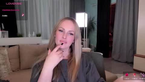 Snapshot of libby_nora chatting on 12-22-24, 03:22 Libby online show from 12-22-24, 03:22