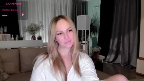 Snapshot of libby_nora chatting on 01-10-25, 05:37 Libby online show from 01-10-25, 05:37