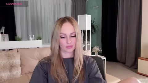 Snapshot of libby_nora chatting on 01-21-25, 02:37 Libby online show from 01-21-25, 02:37