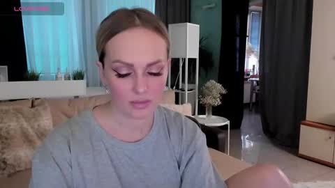 Snapshot of libby_nora chatting on 02-01-25, 11:32 Libby online show from 02-01-25, 11:32