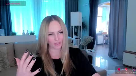 Snapshot of libby_nora chatting on 02-07-25, 12:17 Libby online show from 02-07-25, 12:17