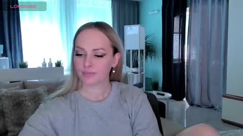 Snapshot of libby_nora chatting on 03-03-25, 09:33 Libby online show from 03-03-25, 09:33