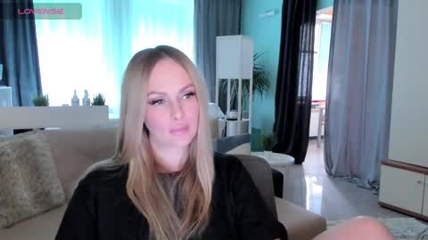 Snapshot of libby_nora chatting on 03-05-25, 10:33 Libby online show from 03-05-25, 10:33