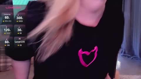 Snapshot of libby_nora chatting on 09-08-25, 02:38 Libby online show from 09-08-25, 02:38