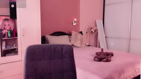 Snapshot of libby_nora chatting on 09-21-25, 11:34 Libby online show from 09-21-25, 11:34