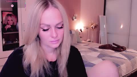 Snapshot of libby_nora chatting on 10-06-25, 09:18 Libby online show from 10-06-25, 09:18