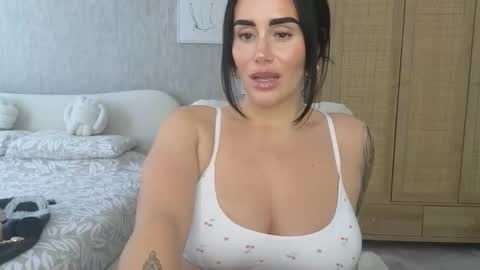 Snapshot of libbyloveheartx chatting on 10-27-25, 11:03 Libby online show from 10-27-25, 11:03