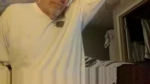 Snapshot of lie2ne chatting on 11-18-25, 02:50 lie2ne online show from 11-18-25, 02:50