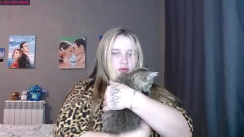 Snapshot of light_lunaa chatting on 09-12-25, 01:55 light_lunaa online show from 09-12-25, 01:55