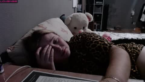 Snapshot of light_lunaa chatting on 09-15-25, 03:12 light_lunaa online show from 09-15-25, 03:12