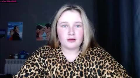 Snapshot of light_lunaa chatting on 09-17-25, 01:57 light_lunaa online show from 09-17-25, 01:57