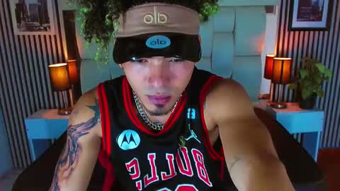 Lihan online show from 11-27-25, 01:02