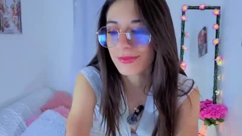 Snapshot of liiaa__7 chatting on 06-26-26, 02:32 liiaa online show from 06-26-26, 02:32
