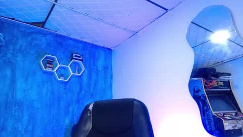 Snapshot of liiaam_lee_ chatting on 12-28-24, 03:26 Daniel online show from 12-28-24, 03:26