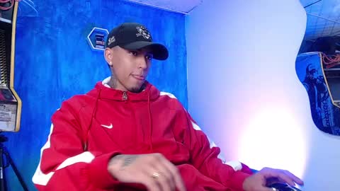 Snapshot of liiaam_lee_ chatting on 01-04-25, 01:10 Daniel online show from 01-04-25, 01:10