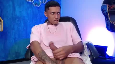 Snapshot of liiaam_lee_ chatting on 01-10-25, 03:48 Daniel online show from 01-10-25, 03:48