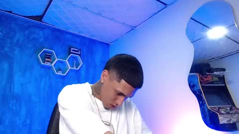 Snapshot of liiaam_lee_ chatting on 01-11-25, 04:03 Daniel online show from 01-11-25, 04:03