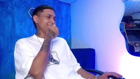 Snapshot of liiaam_lee_ chatting on 02-07-25, 01:32 Daniel online show from 02-07-25, 01:32