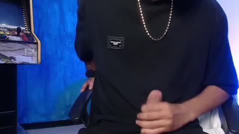 Snapshot of liiaam_lee_ chatting on 02-14-25, 03:47 Daniel online show from 02-14-25, 03:47