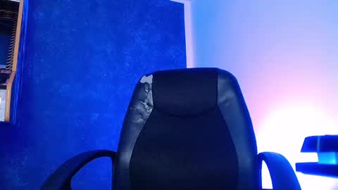 Snapshot of liiaam_lee_ chatting on 02-28-25, 04:10 Daniel online show from 02-28-25, 04:10