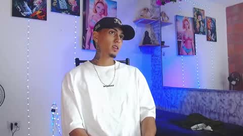 Snapshot of liiaam_lee_ chatting on 10-19-25, 02:29 Daniel online show from 10-19-25, 02:29