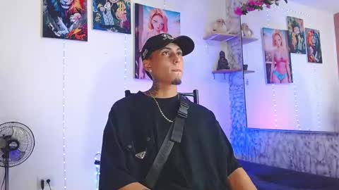 Snapshot of liiaam_lee_ chatting on 10-20-25, 10:21 Daniel online show from 10-20-25, 10:21