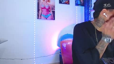 Snapshot of liiaam_lee_ chatting on 11-10-25, 11:48 Daniel online show from 11-10-25, 11:48