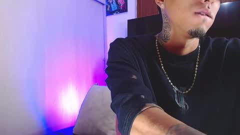 Snapshot of liiaam_lee_ chatting on 12-02-25, 02:56 Daniel online show from 12-02-25, 02:56