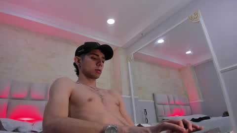 Snapshot of liiamhudson_ chatting on 02-10-25, 10:20 L I I A M online show from 02-10-25, 10:20