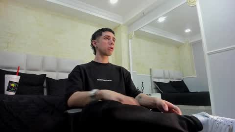 Snapshot of liiamhudson_ chatting on 02-16-25, 04:09 L I I A M online show from 02-16-25, 04:09