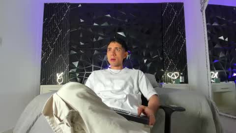 Snapshot of liiamhudson_ chatting on 03-10-25, 10:48 L I I A M online show from 03-10-25, 10:48