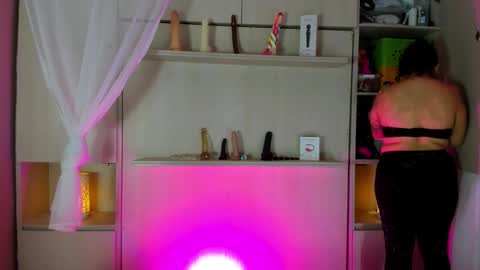         online show from 10-06-25, 11:40