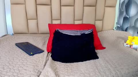 Snapshot of liil_miia chatting on 02-05-26, 07:40 Miia online show from 02-05-26, 07:40