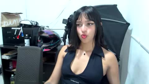 Snapshot of liilithstone chatting on 05-09-26, 03:01 liilithstone online show from 05-09-26, 03:01