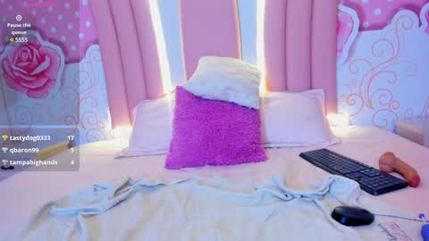 Snapshot of liily_hot chatting on 01-03-25, 11:01 LIILY online show from 01-03-25, 11:01