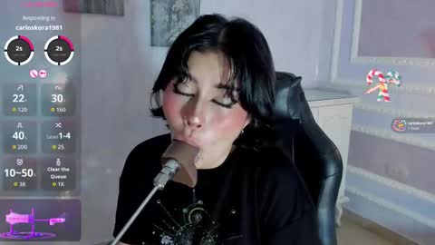 Snapshot of liily_hot chatting on 09-17-25, 10:55 LIILY online show from 09-17-25, 10:55