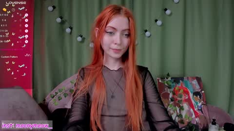 Snapshot of lika_moon chatting on 12-28-24, 10:14 Lika online show from 12-28-24, 10:14