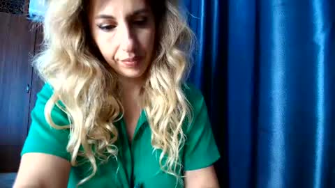 Snapshot of like_firebird chatting on 06-30-26, 04:24 Mia Onlyfans link - online show from 06-30-26, 04:24